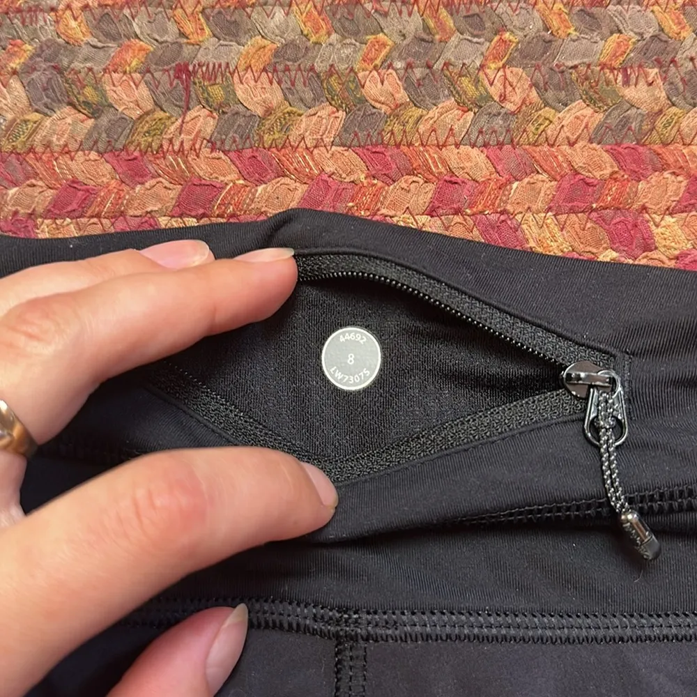 LULULEMON BLACK GROOVY RUN SHORTS - Image 6