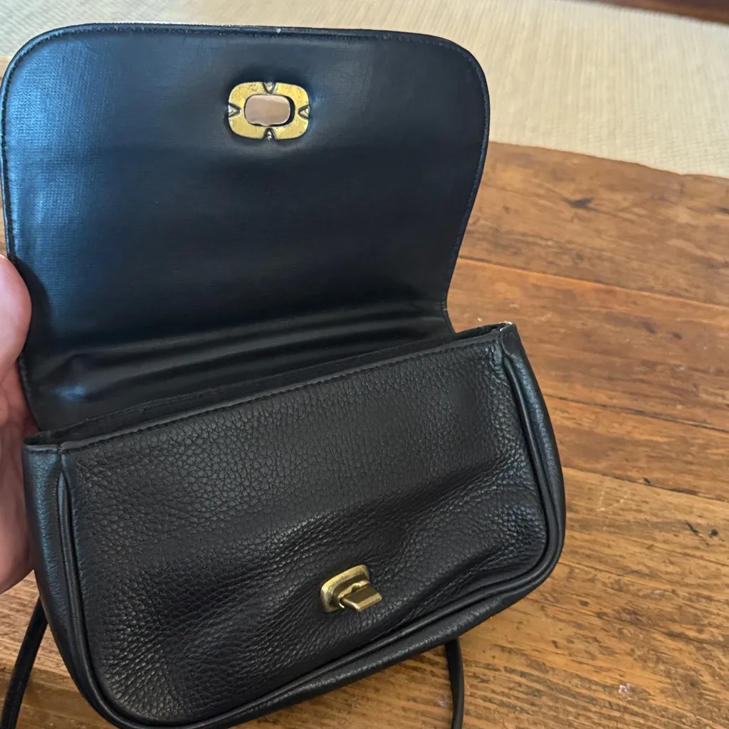 Nine West Black Leather Vintage Crossbody Top Handle Purse Size 8x6x2" - Image 4