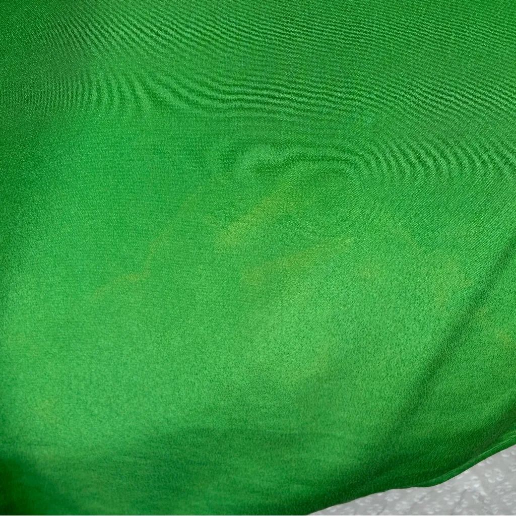 Equipment Green Signature Slim Fit Silk Button Down Top - Image 6