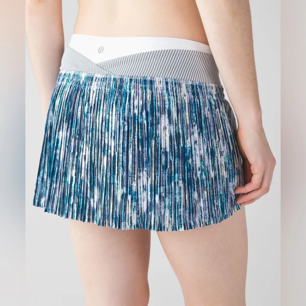 Lululemon Time To Shine Pleated Skirt Size 6 in Blurry Belle Multi Color - Image 2