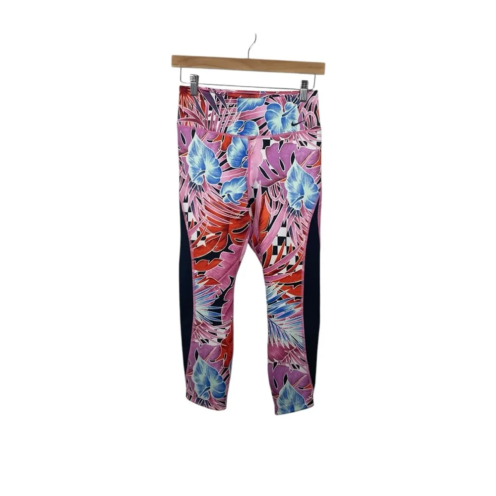 NWOT Nike Women’s Dri-Fit Multicolor Tropical Cropped Leggings Size M - Image 3