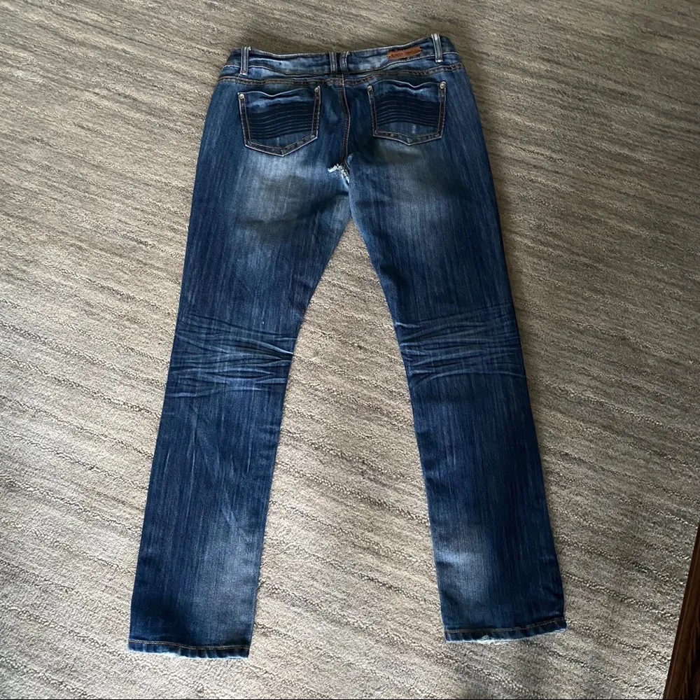 Almost Famous Distressed Women's Jean's Sz 11 - Image 5