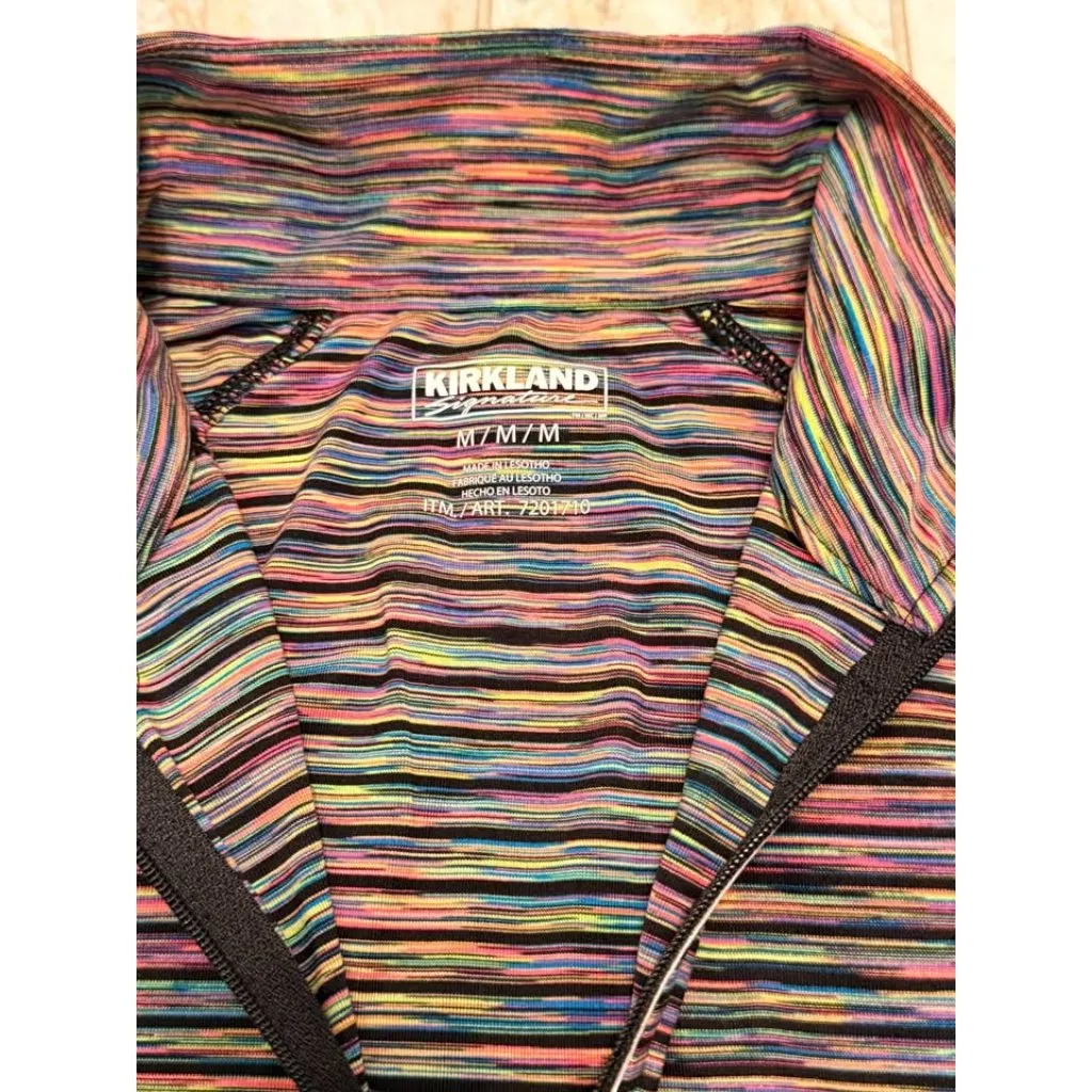 NEW Kirkland women's medium black/multi 1/4 zip shirt w/thumb slots on sleeves - Image 2