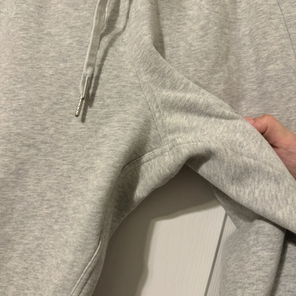 Lululemon Scuba Jogger Size 12 Light Heathered Grey - Image 5