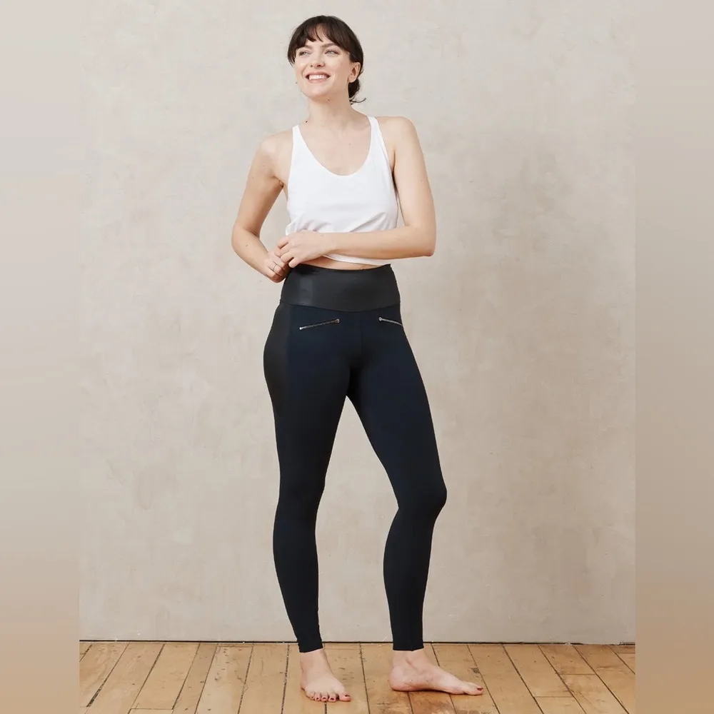 Aday Throw It Higher Technical Silk Pocket Leggings in Navy/Black Size S - Image 2