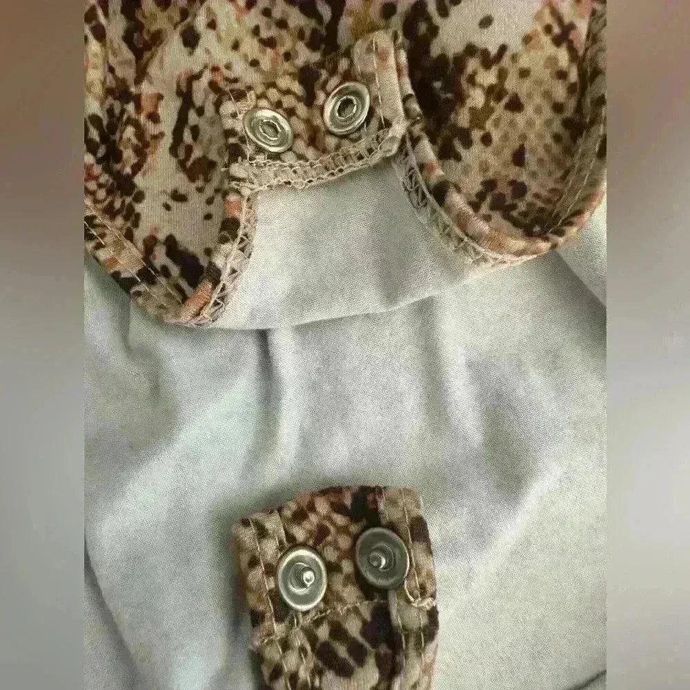 Sofia Jeans by Sofia Vergara Women's Long Sleeve Printed Bodysuit (449) Brown Size L - Image 11