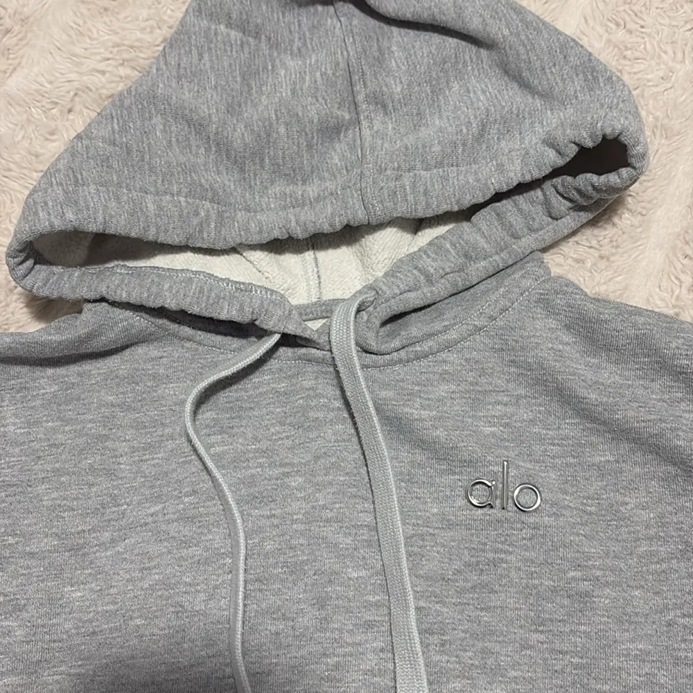 Alo Yoga Accolade Hoodie Size Small - Image 2