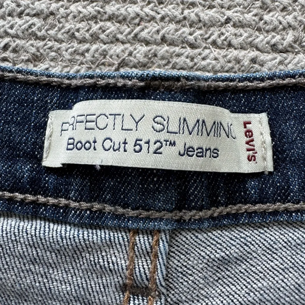 Levi’s 512 Perfectly Slimming Dark Rinse Denim Bootcut Jeans Size 8/10 - Image 3