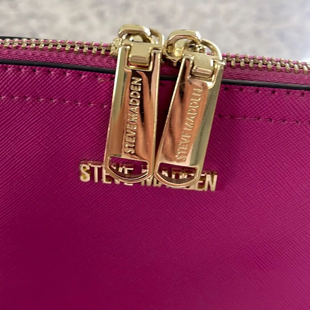 STEVE MADDEN CROSSBODY PURSE W/Gold  accents Fuchsia 9”x 7.5”x‎ 3.5” - Image 2