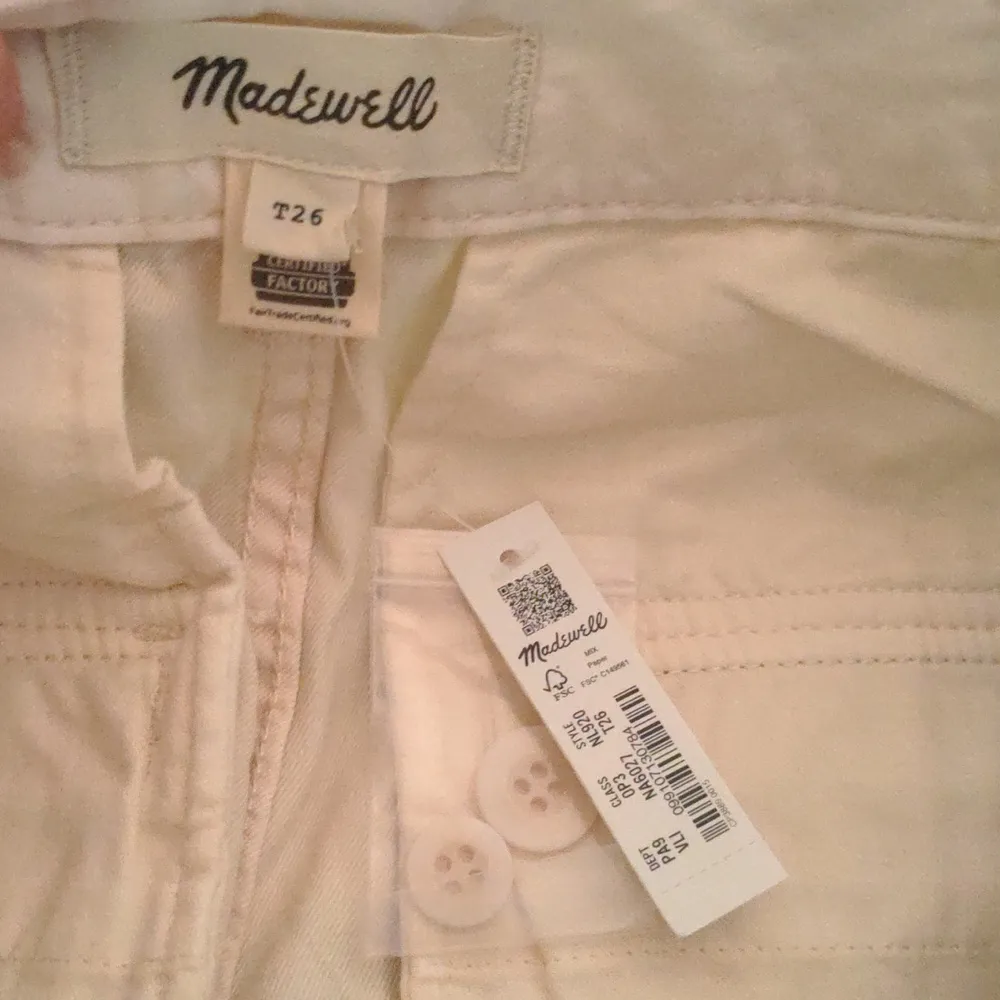 Madewell  Tall Garment-Dyed Low-Slung Straight Cargo Pants - Image 4