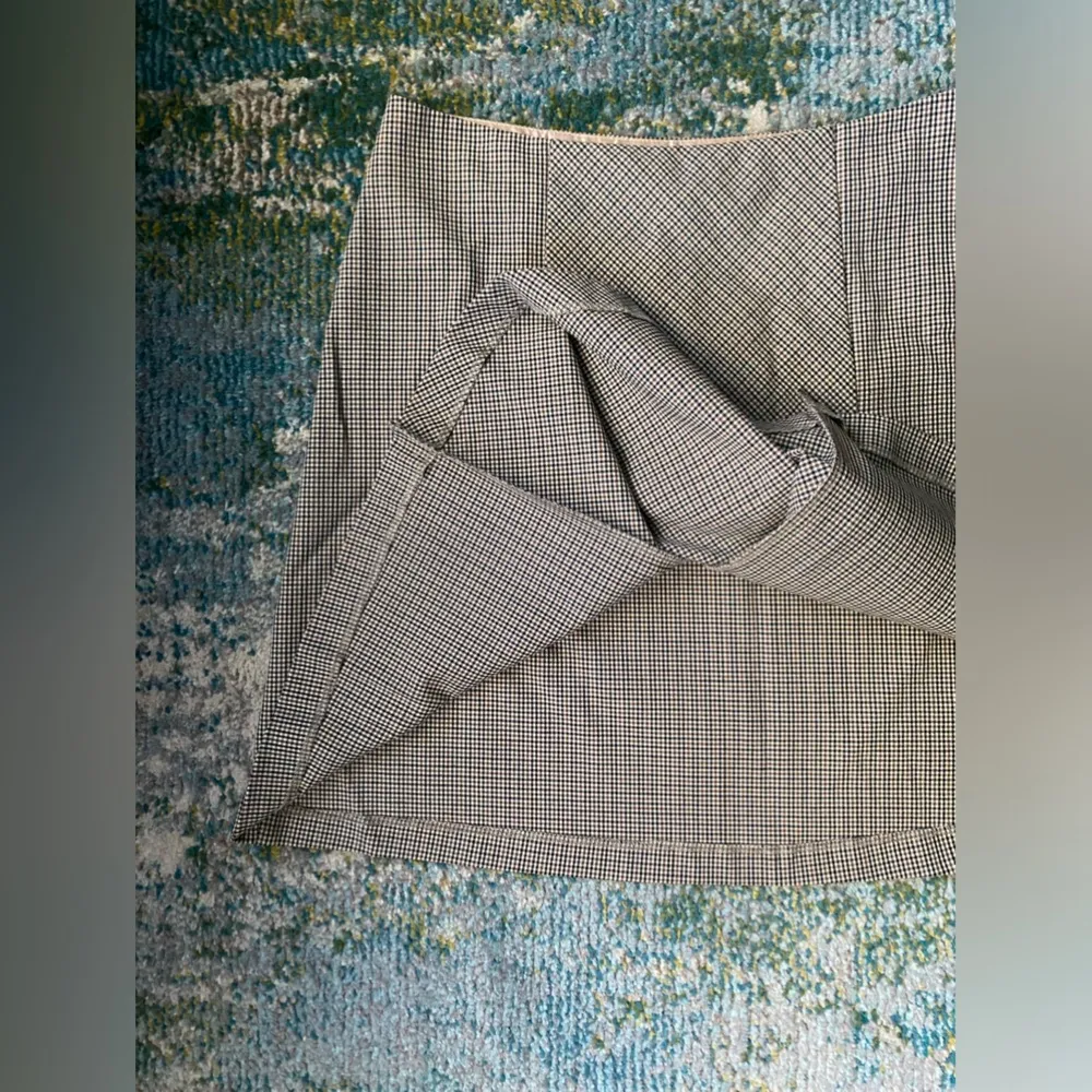 Vintage Trina Turk brown plaid pleated front mini school girl skirt, size 6 - Image 4