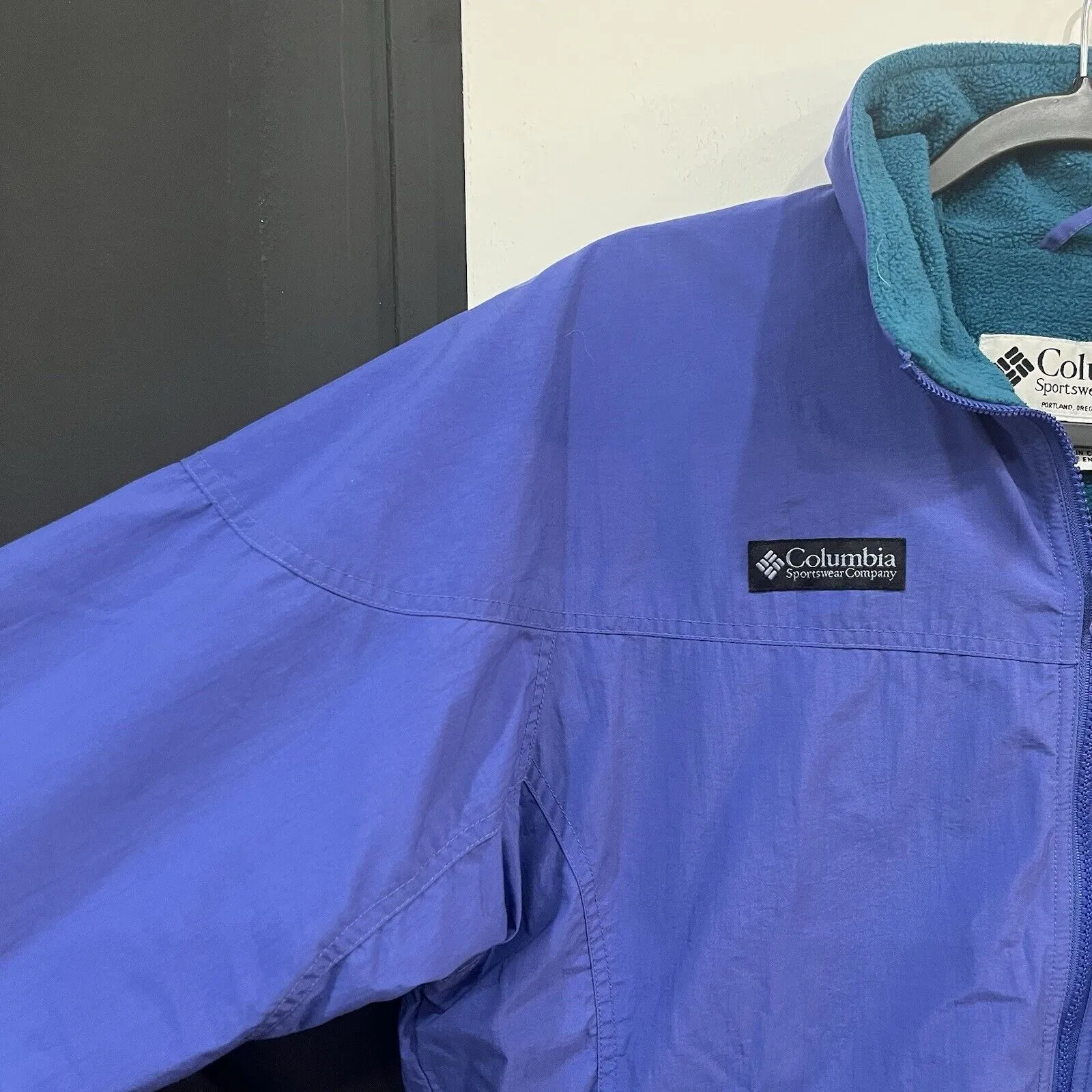 Vintage Columbia Women's Fleece Lined Jacket Size Medium Blue/Teal - Image 3