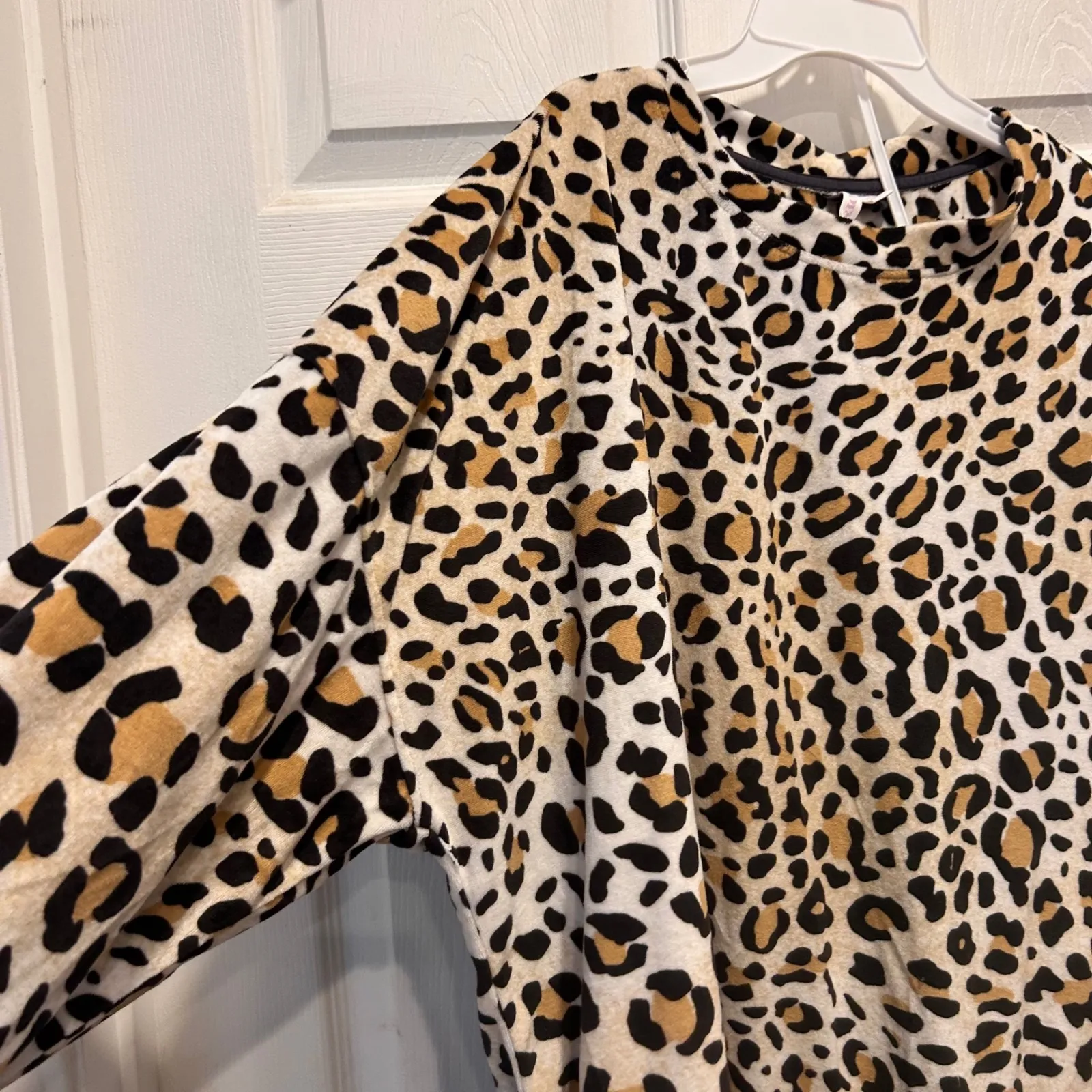 Joyspun Womens Leopard Print Lounge Set Long Sleeve Top Pants Sleepwear Large Tan - Image 3