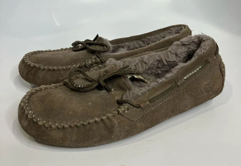 UGG Dakota slippers taupe women’s size 6 house shoes casual shearling lined - Image 4