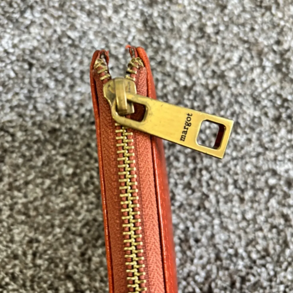 margot New York Gabby Tan Leather Wallet - Image 3