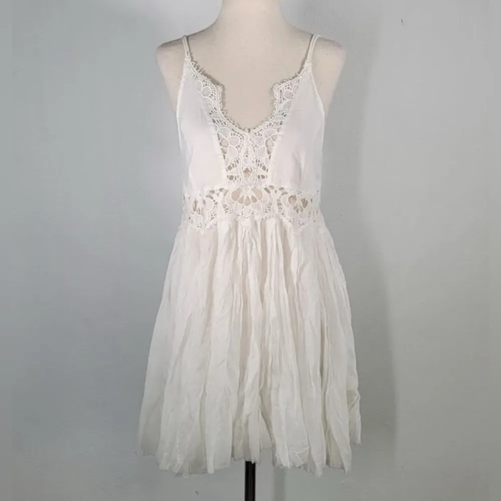 FREE PEOPLE Ilektra Lace Inset Cotton Chemise mini dress  Sz medium - Image 3