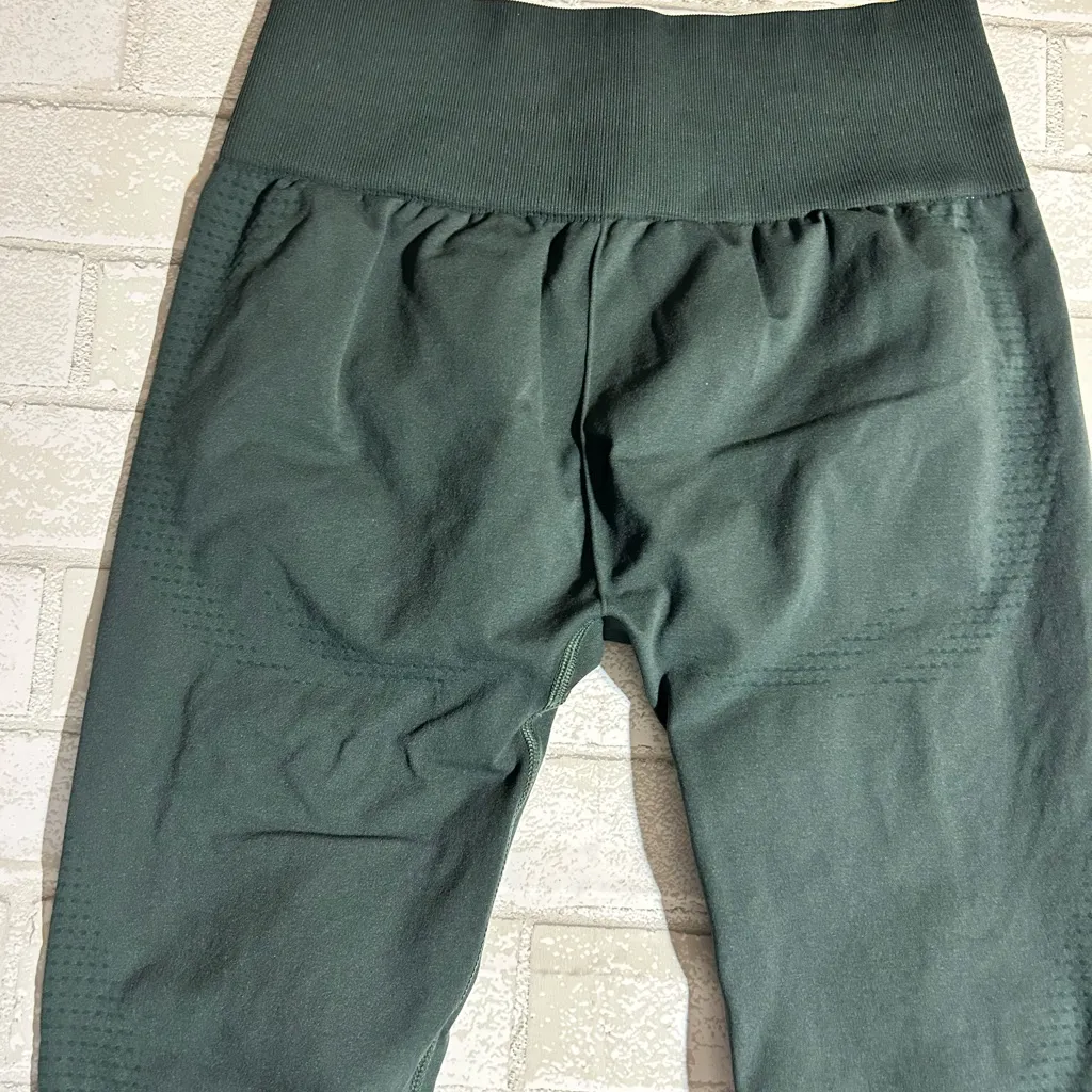 Gymshark Woman’s Leggings Dark Green - Image 4
