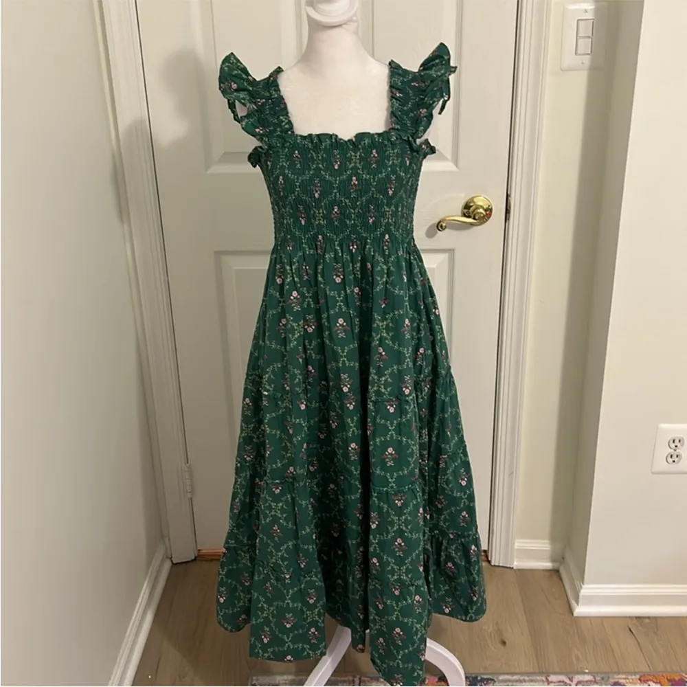 Hill House Ellie Nap Dress in Emerald Trellis Floral
Size XS - Image 6