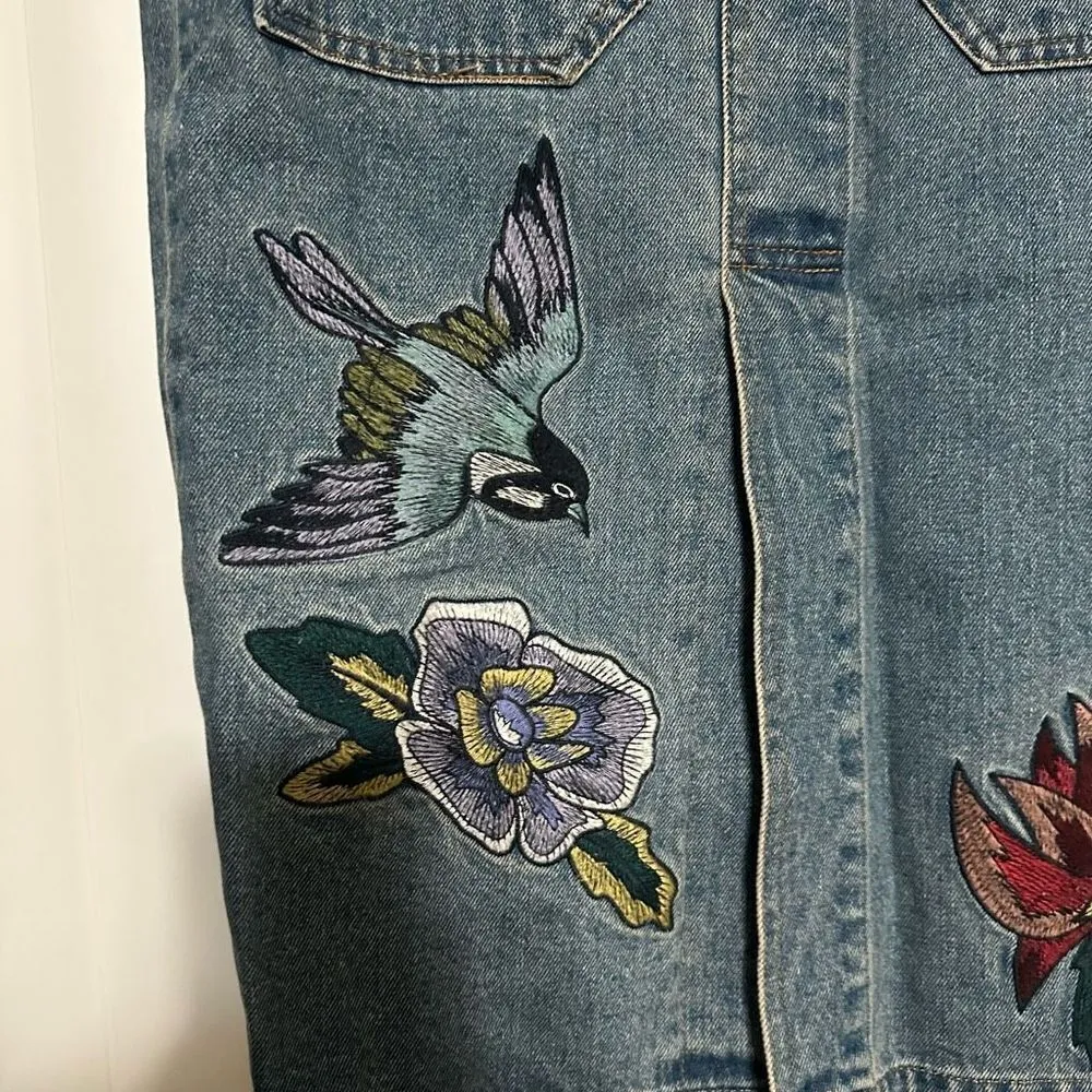 HoneyPunch denim floral embroidered midi skirt, functional side and back pockets - Image 2