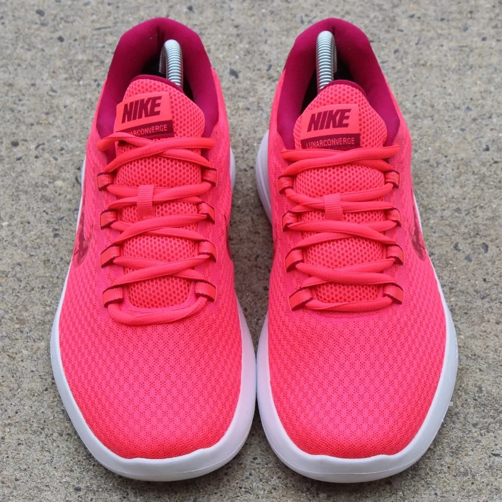 Neon Pink Women’s Nike Runner Sneaker Sz 9.5 - Image 4