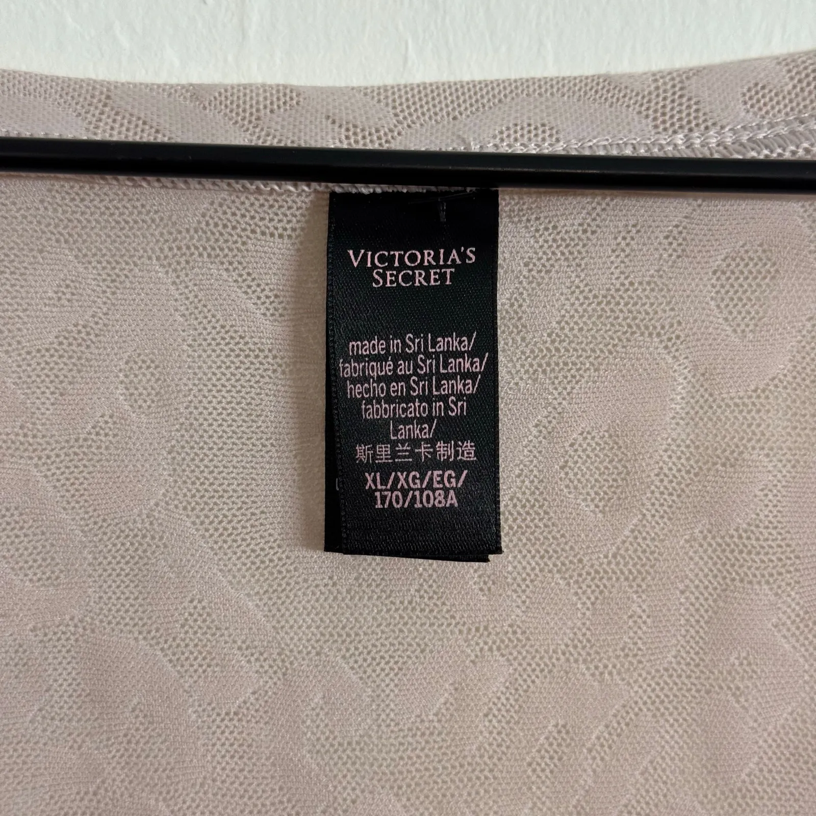 Victoria’s Secret Pink Leopard Mesh Zip Up Cropped Long Sleeve Top Size XL - Image 3