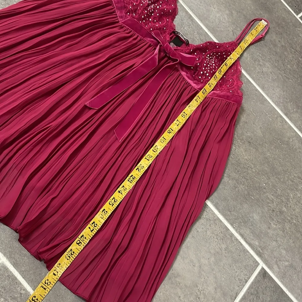 Victoria’s Secret Pleated Embellished Babydoll Slip size Large. - Image 6