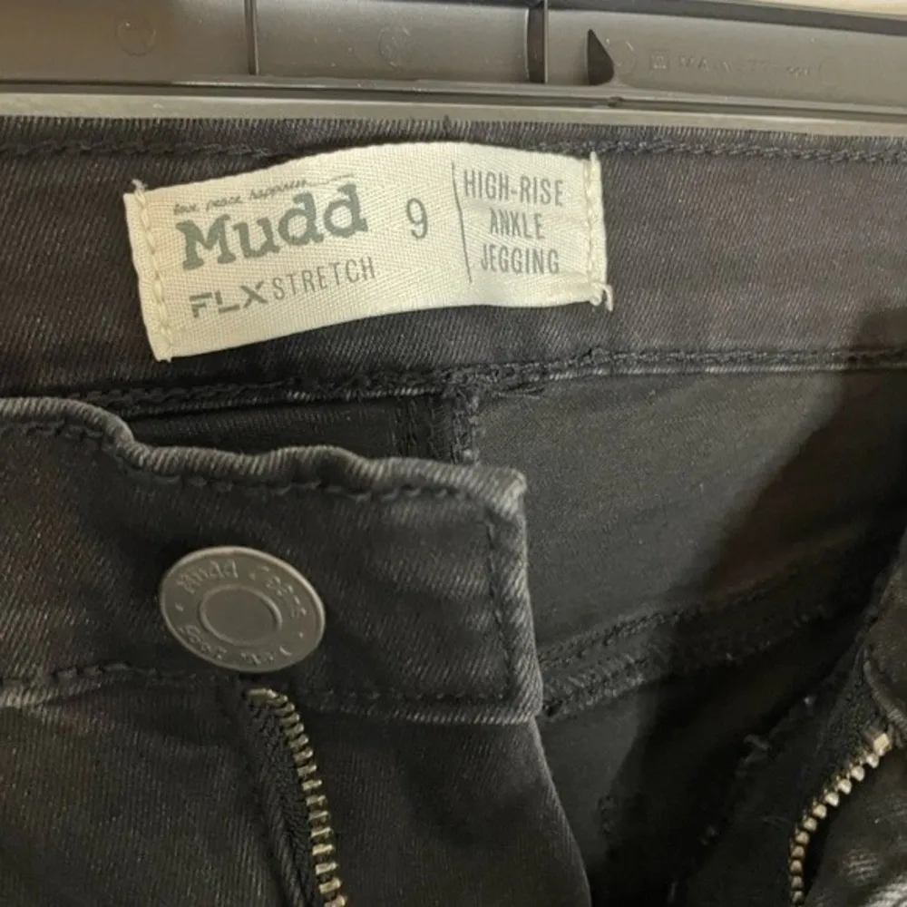 Junior's Mudd Black Ripped Skinny Jeans Size 9 - Image 2