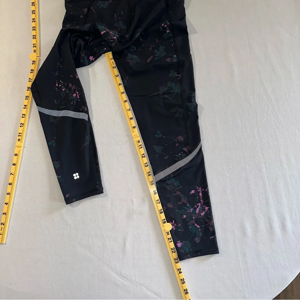 Sweaty Betty • The Zero Gravity Black Floral Leggings Reflective Stripes Size Sm - Image 10