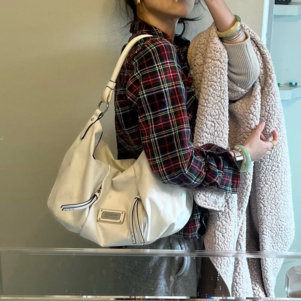 Guess hobo Manila handbag - Image 6