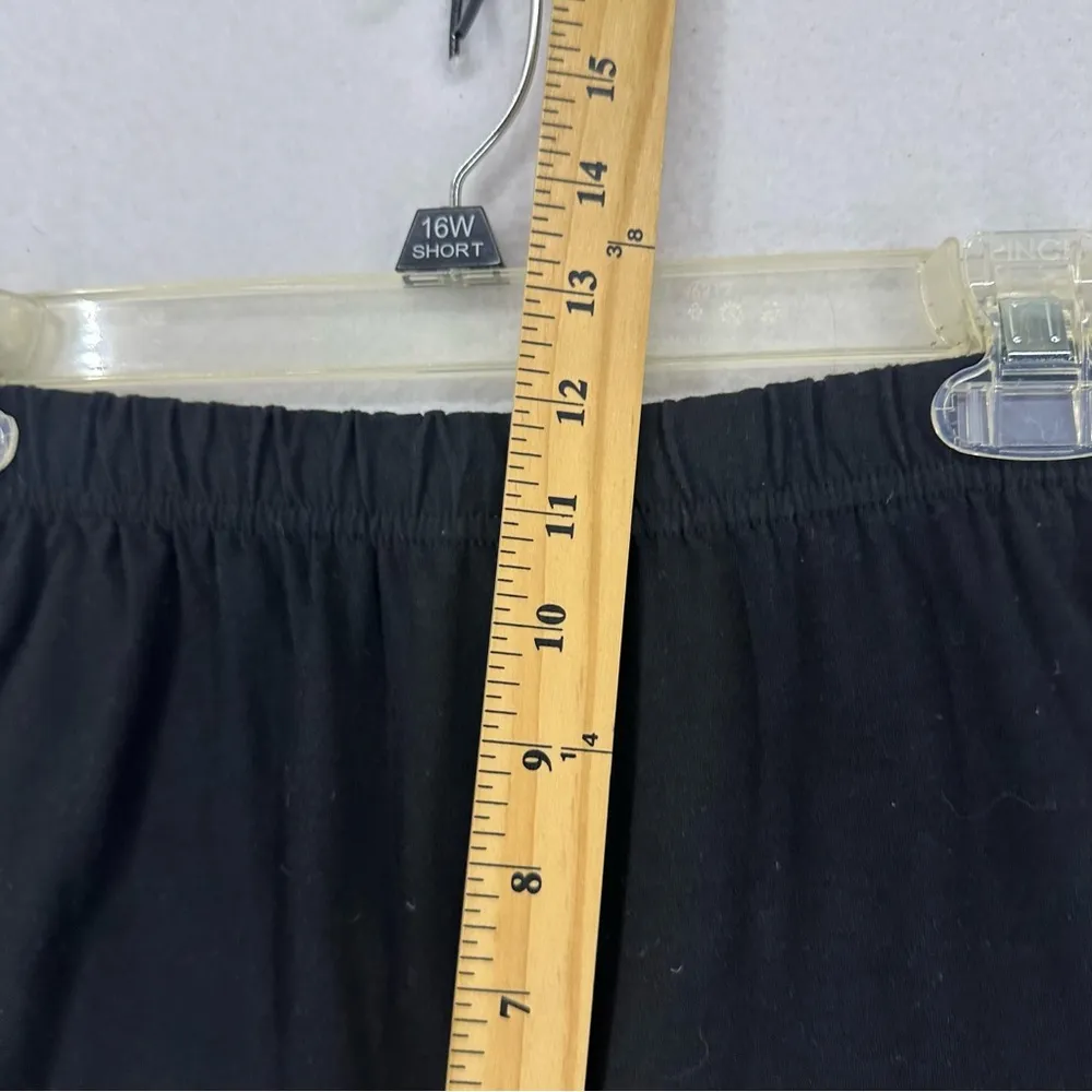 Shein Pull On Shorts Barbed Wire Heart Logo Women Medium Black - Image 4