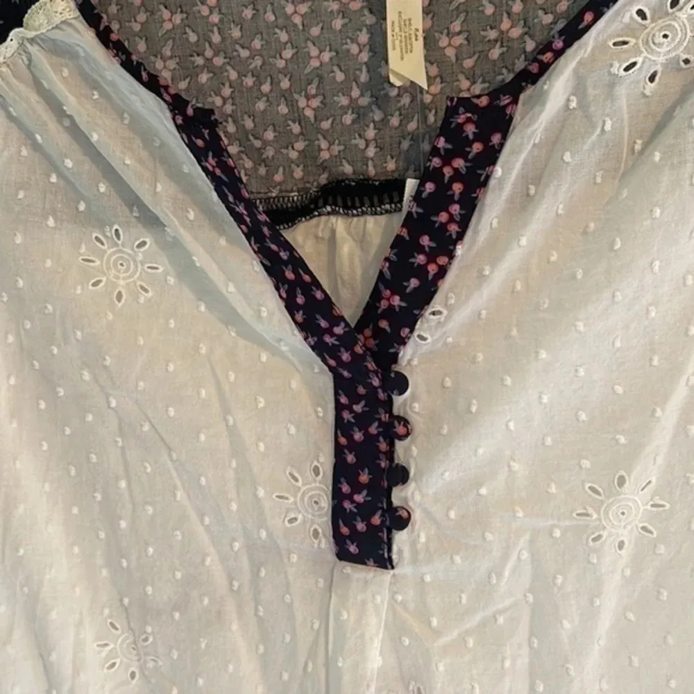 𝅺MATILDA Jane White Floral Top - Image 4