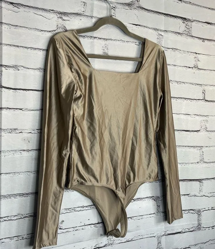 House of Harlow 1960 Taupe Silky Long‑Sleeve Bodysuit S High‑Neck Stretch Luxury Tan - Image 10