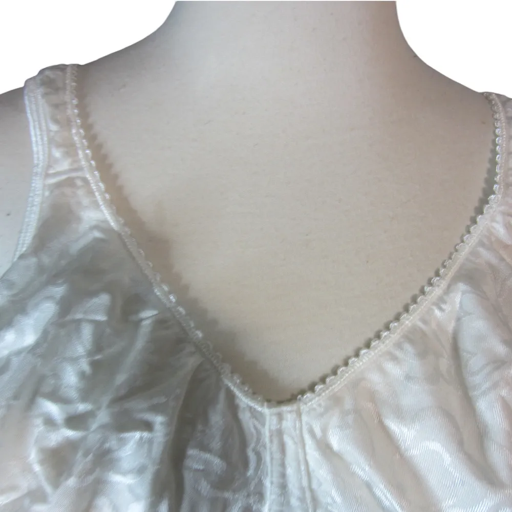 Playtex 18-Hour Ultimate Lift & Support Wireless Full-Figure Bra 4745 42 DD - Image 4