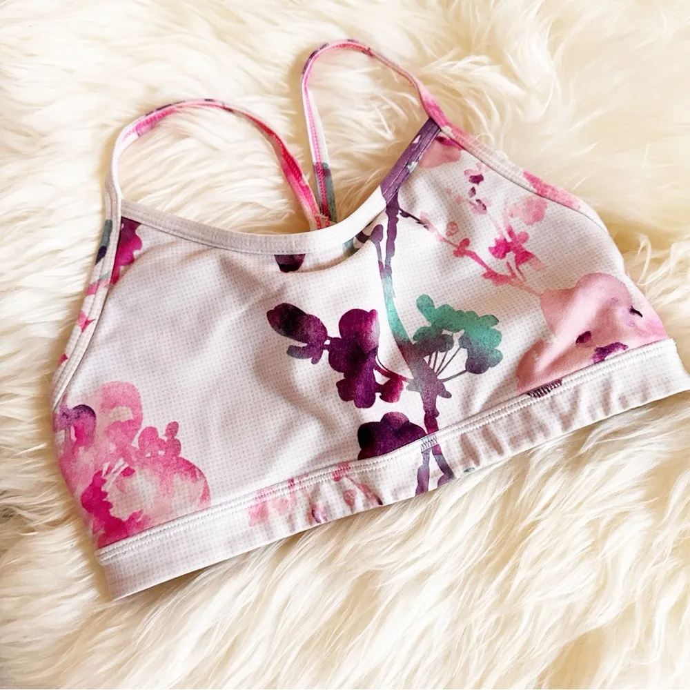 Lululemon  Flow Y‎ Bra Sz 4 - Image 7