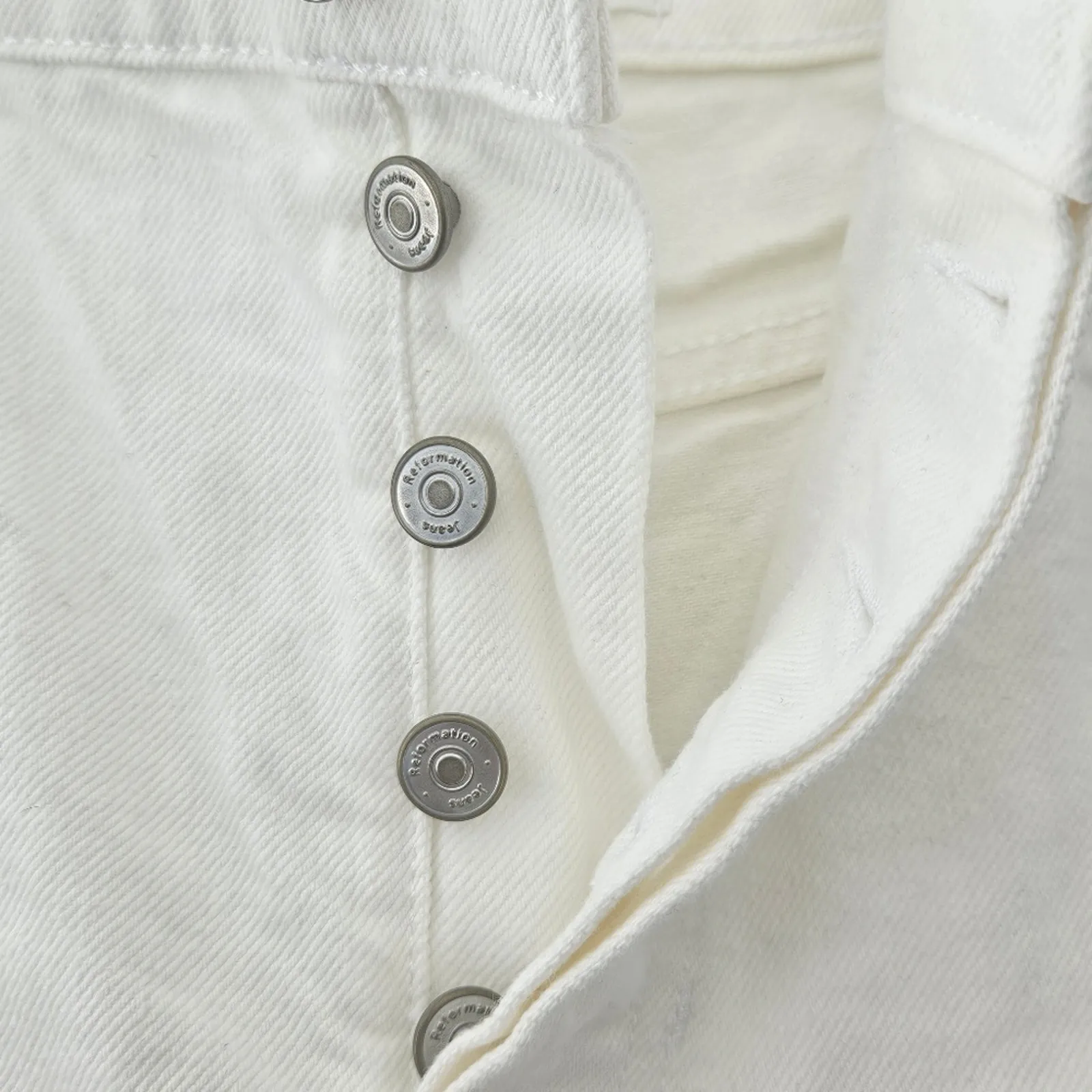 Reformation Charlie High Rise Denim Jean Shorts Raw‎ Hem White New Size 31 - Image 6