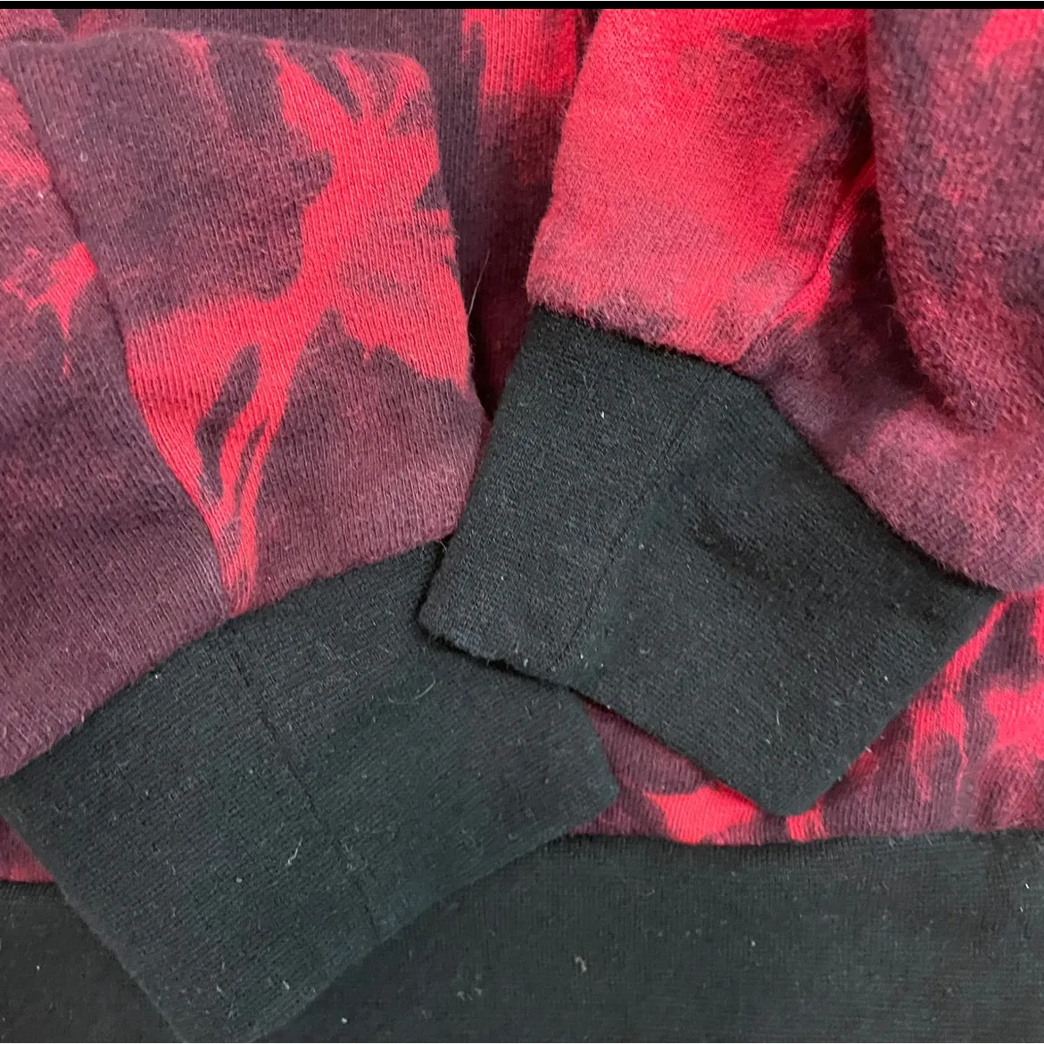 Superdown Tie Dye Sweatshirt Red Black - Image 5