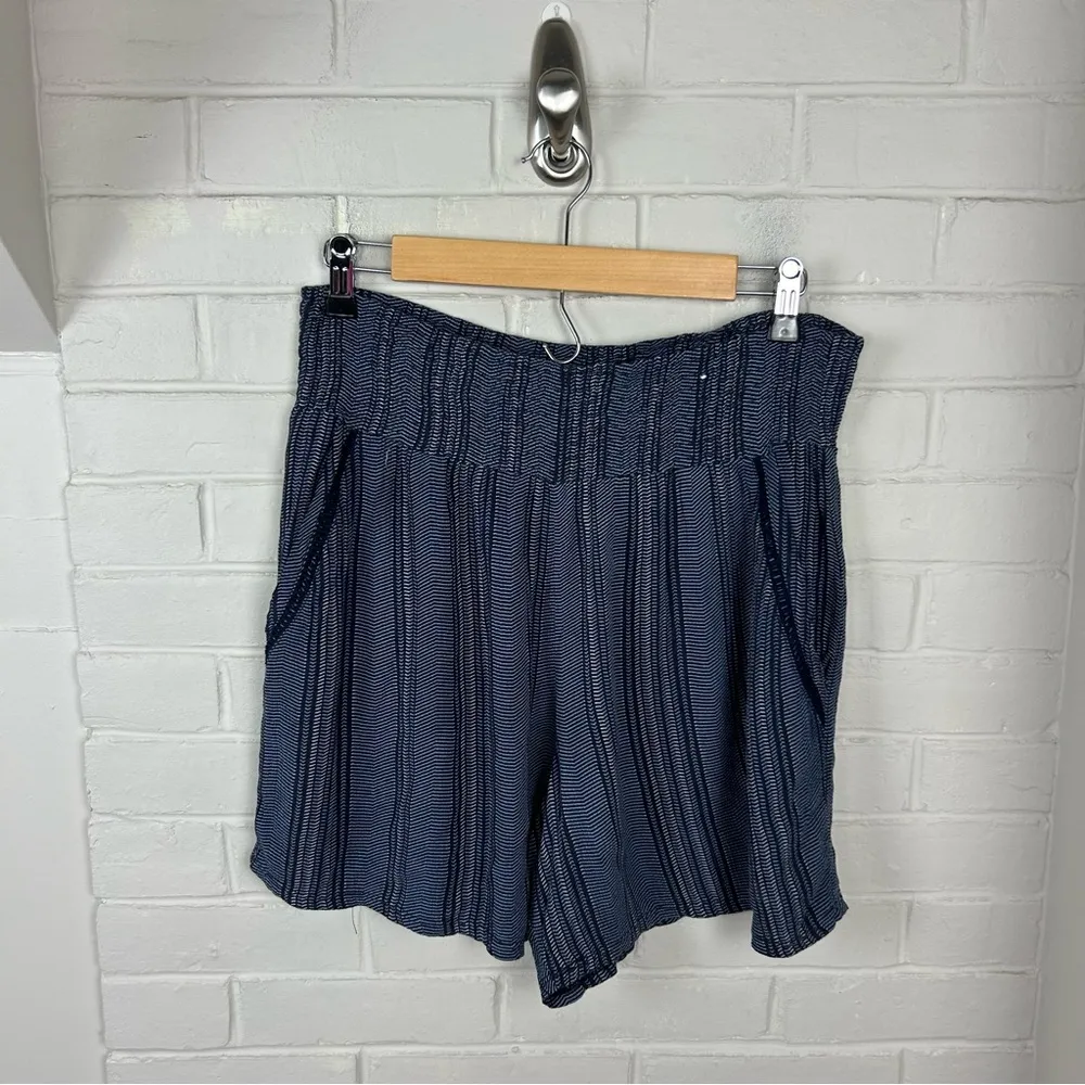 Three Dots Blue Boho Print Flowy Stretch Waist Shorts Size L - Image 2
