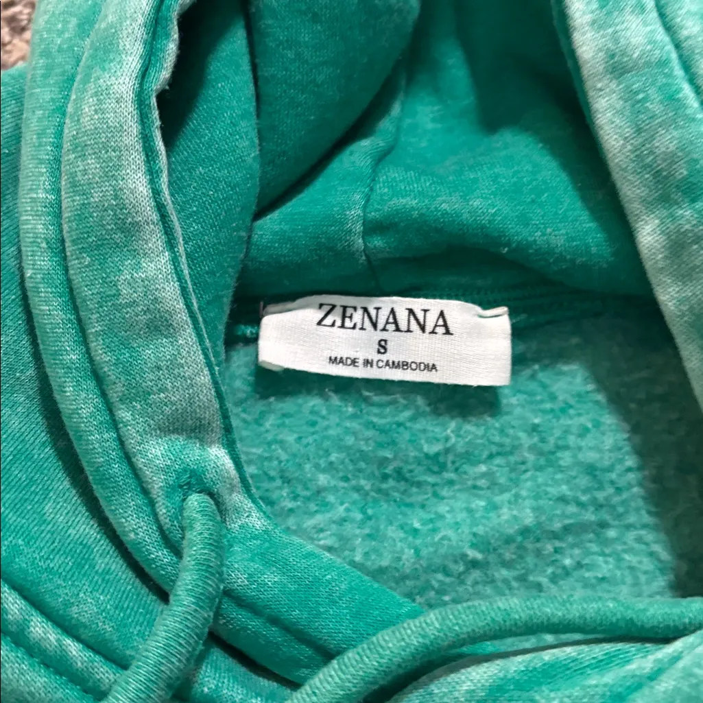 Zenana Outfitters Hoodie size small - Image 2