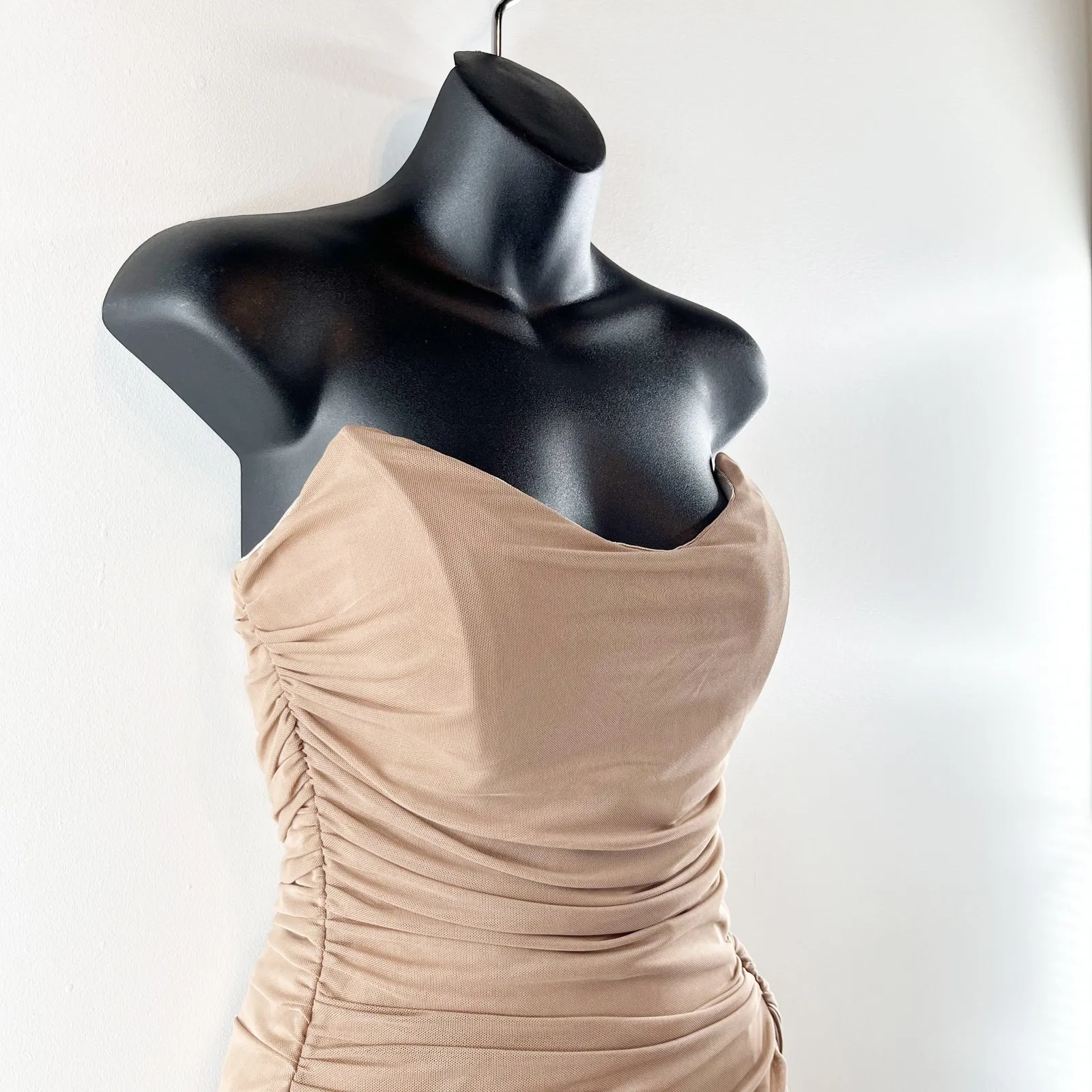Bobbles & Lace Ruched Sweetheart Neck Strapless Mini Dress Taupe Brown Medium - Image 16