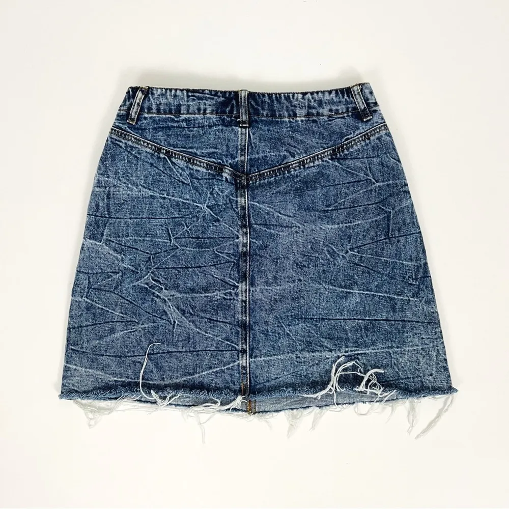 Acid Wash Whiskered Western Yoke Denim Mini Skirt | Size 27 - Image 2