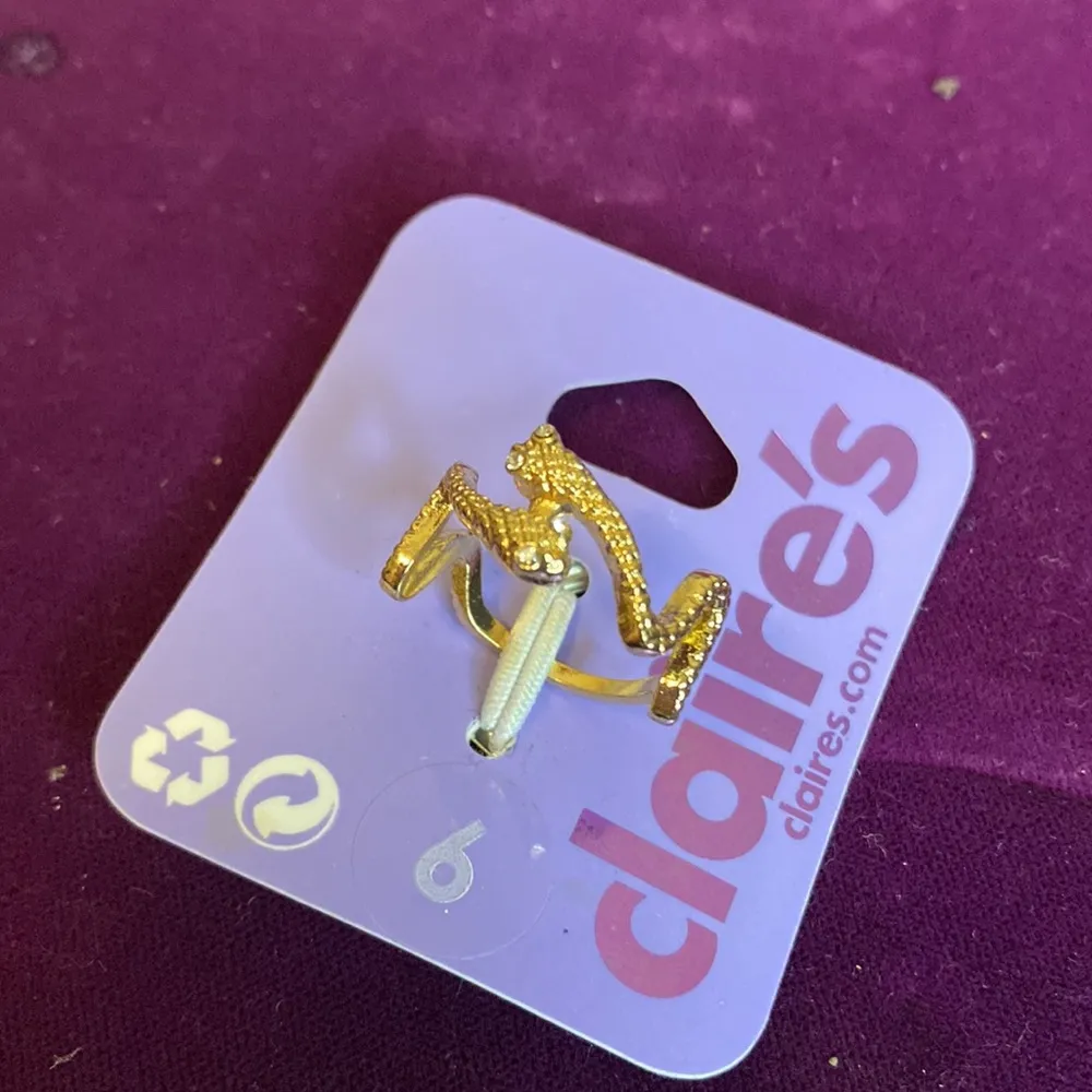 Claire’s Gold Plated Serpent Ring Sz 6 NIP - Image 2