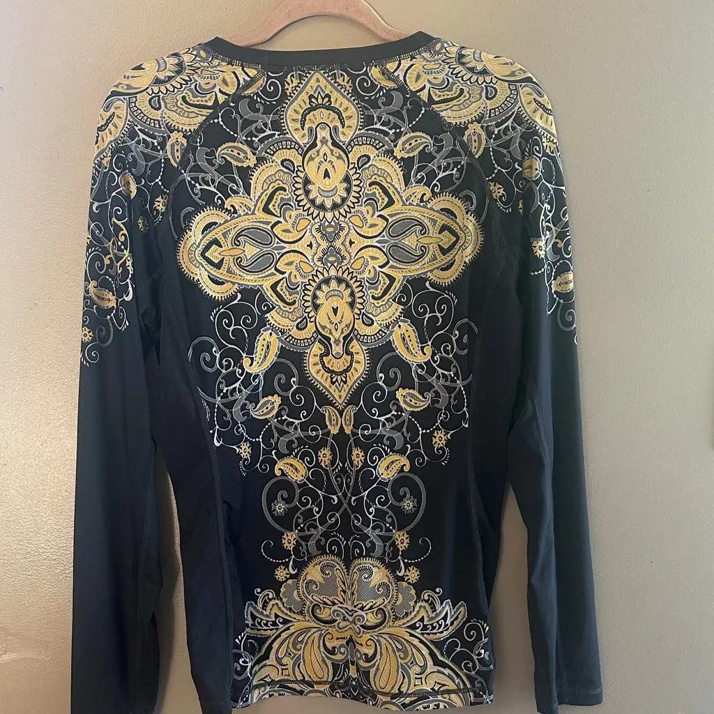 Athleta‎ Runaway Rash Guard Long Sleeved Top | Medium - Image 6