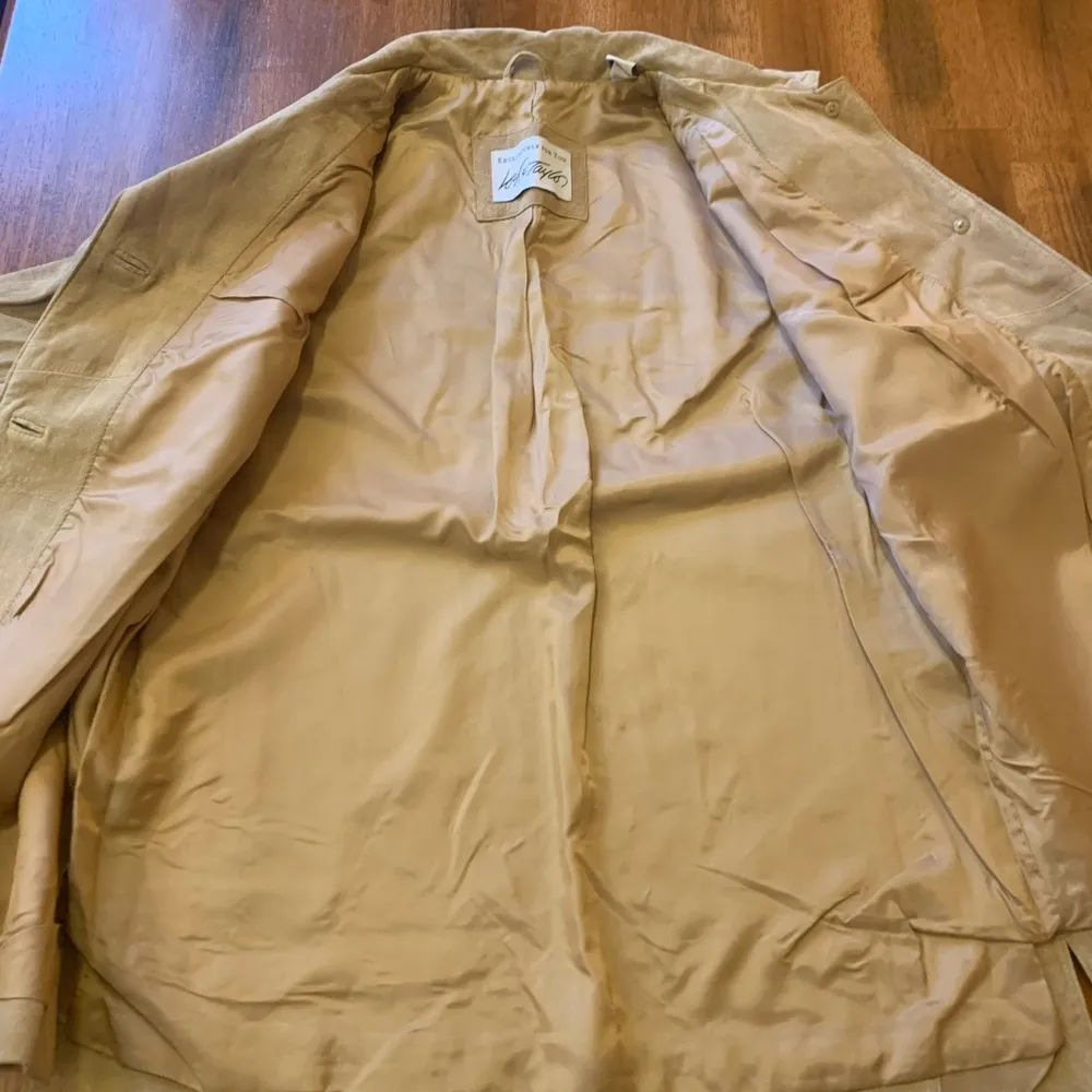 Lord & Taylor Suede Leather Jacket Large Tan 4 Button Slit Sleeve Lined - Image 7