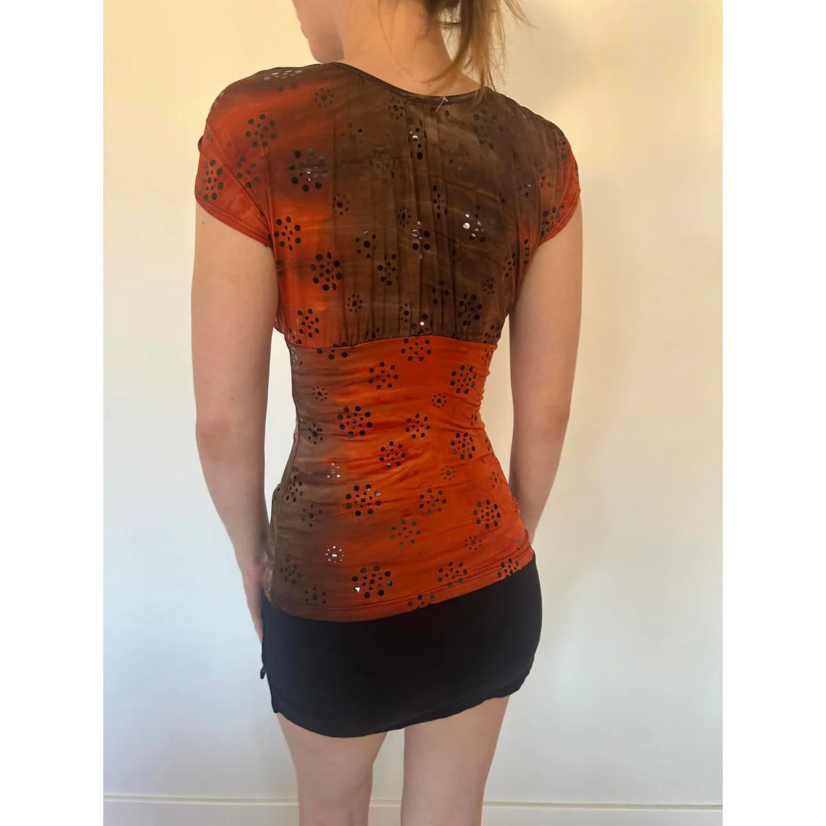 Y2K Orange and Brown Sparkly Sequin Short Sleeve Top - Image 2