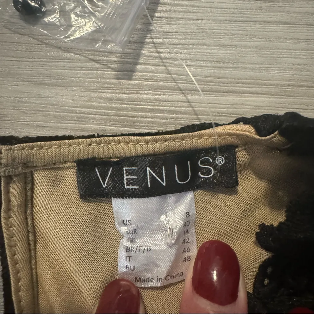 Venus Size 8 V-Neck Black Lace and Velvet Above Knee Dress - Image 5