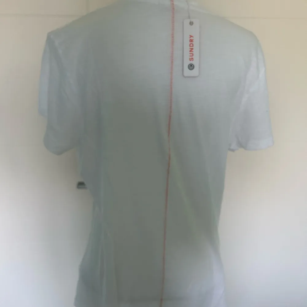 NWT Sundry T shirt top - Image 3