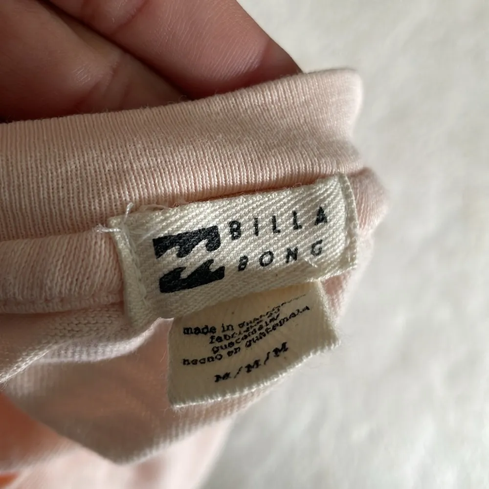 😍 Cutest Billabong Short Sleeve Graphic Crop Top - Image 8