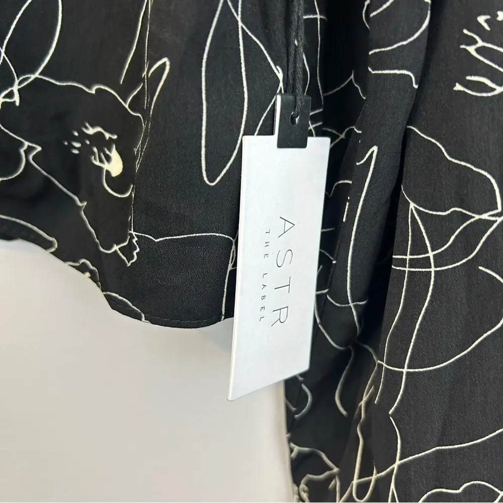 NWT ASTR Floral Black and White Long Sleeve Tie Neck Flowy Top Size XL - Image 9