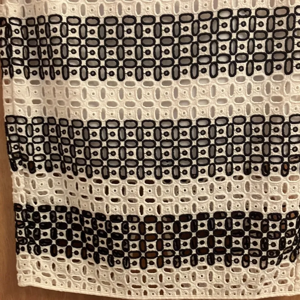 Banana Republic cottage core black and white rugby lace pencil skirt size 0 - Image 3