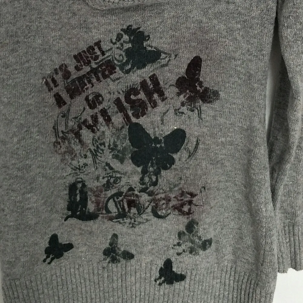 Stylish Sweater Size L - Image 2